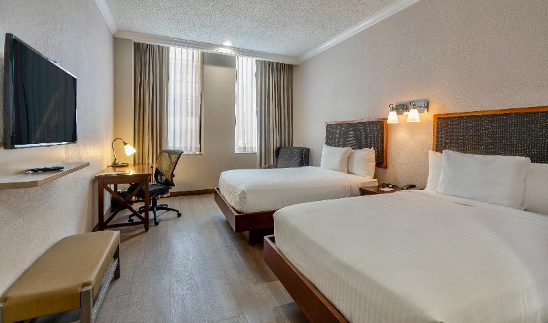 Wyndham Garden Hotel Baronne Plaza image
