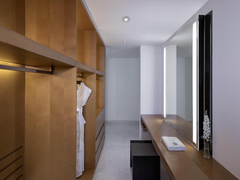 Park Hyatt Abu Dhabi Hotel & Villas image