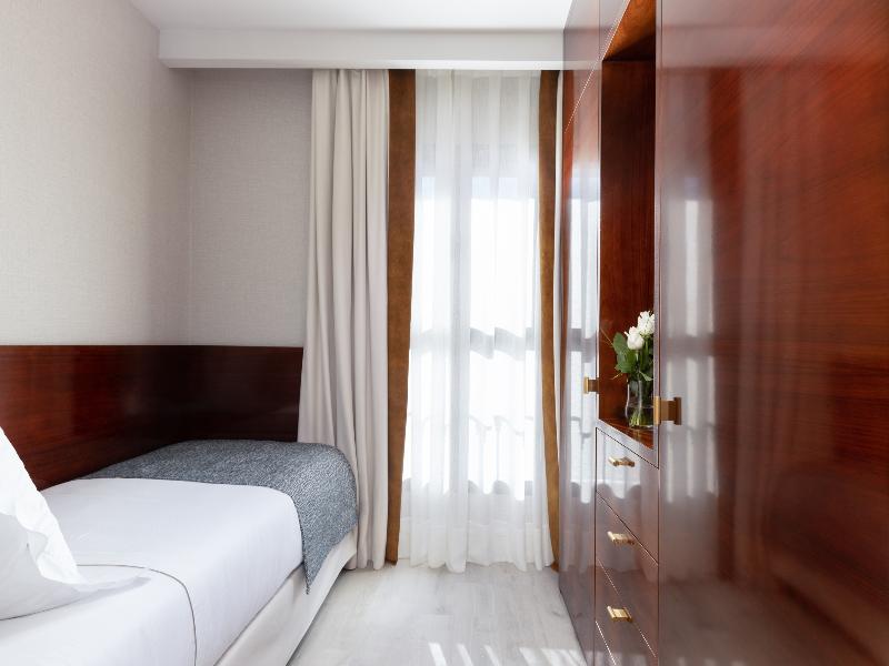 Suites Center Barcelona image