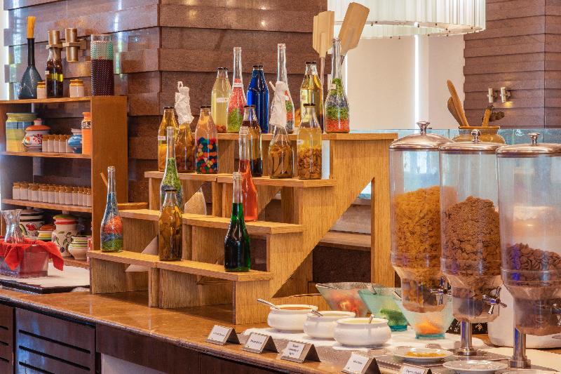 Holiday Inn Cochin Holiday Inn Cochin