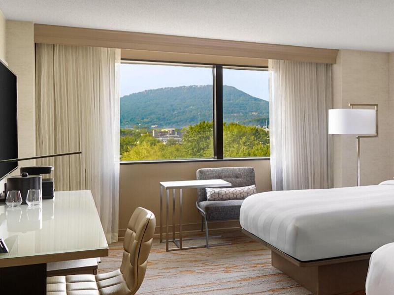 Chattanooga Marriott Downtown image
