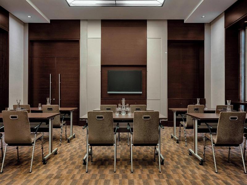 Le Meridien Hotel Bahrain City Centre image