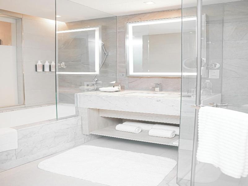 Le Meridien Hotel Bahrain City Centre image
