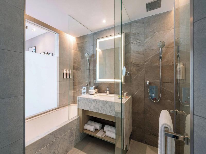 Le Meridien Hotel Bahrain City Centre image