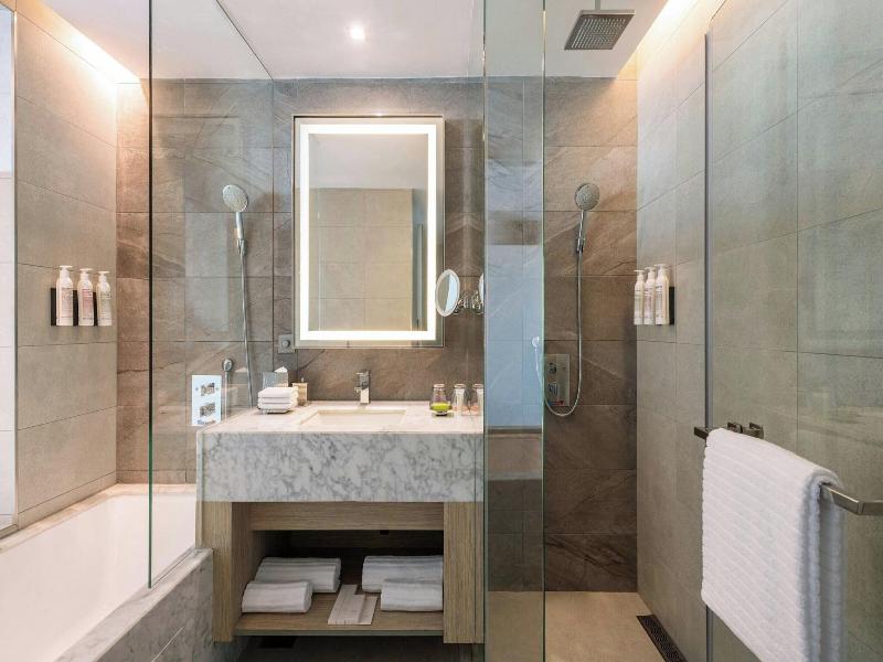 Le Meridien Hotel Bahrain City Centre image