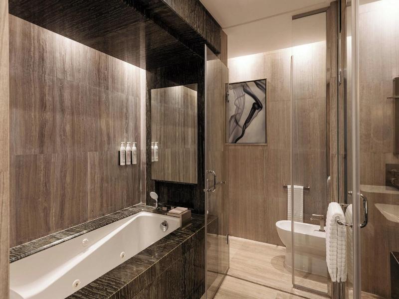 Le Meridien Hotel Bahrain City Centre image