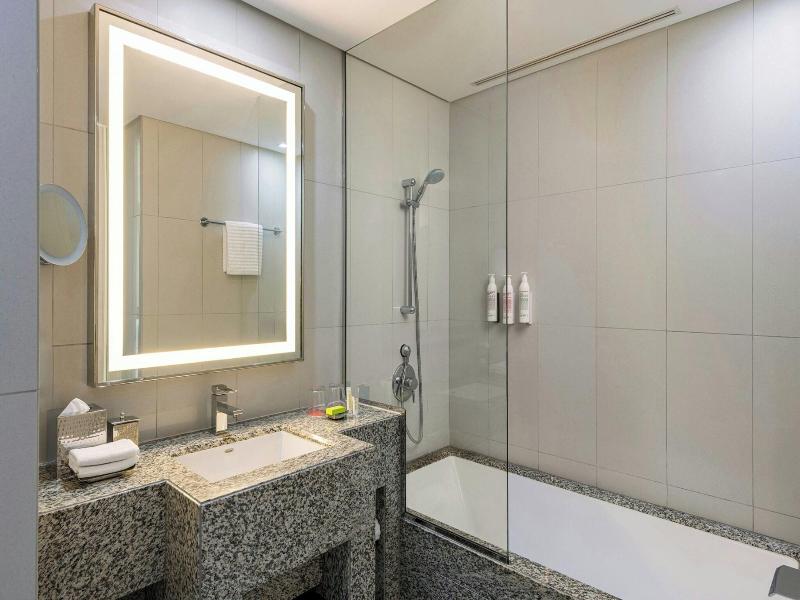 Le Meridien Hotel Bahrain City Centre image