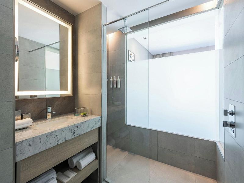Le Meridien Hotel Bahrain City Centre image
