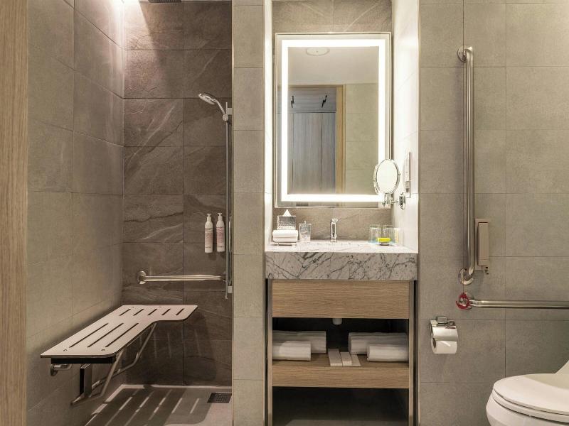 Le Meridien Hotel Bahrain City Centre image
