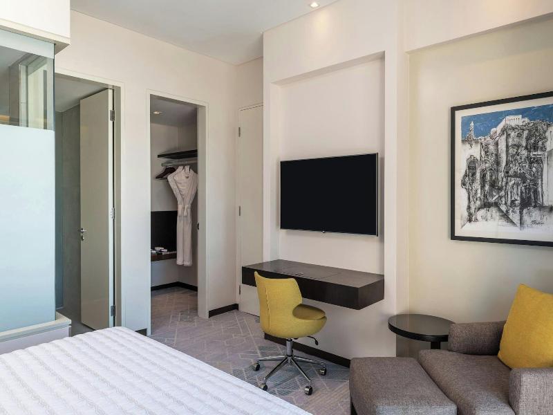 Le Meridien Hotel Bahrain City Centre image