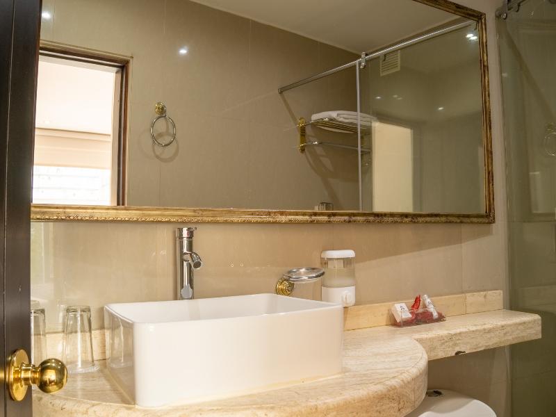 Richmond Suites image