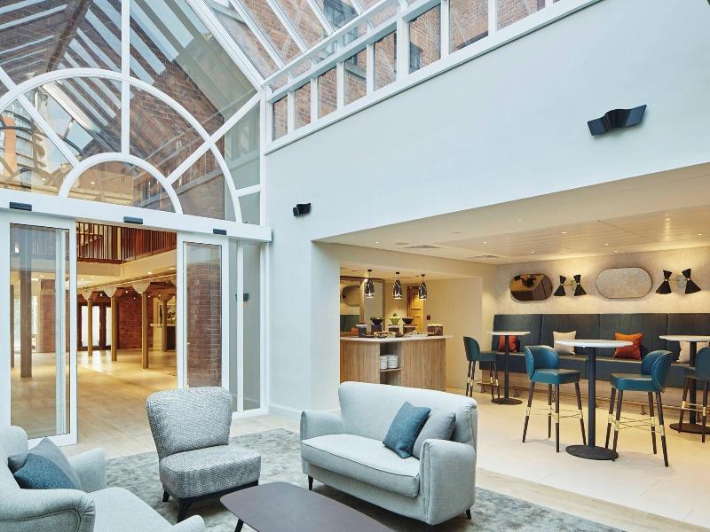 Marriott Victoria And Albert image