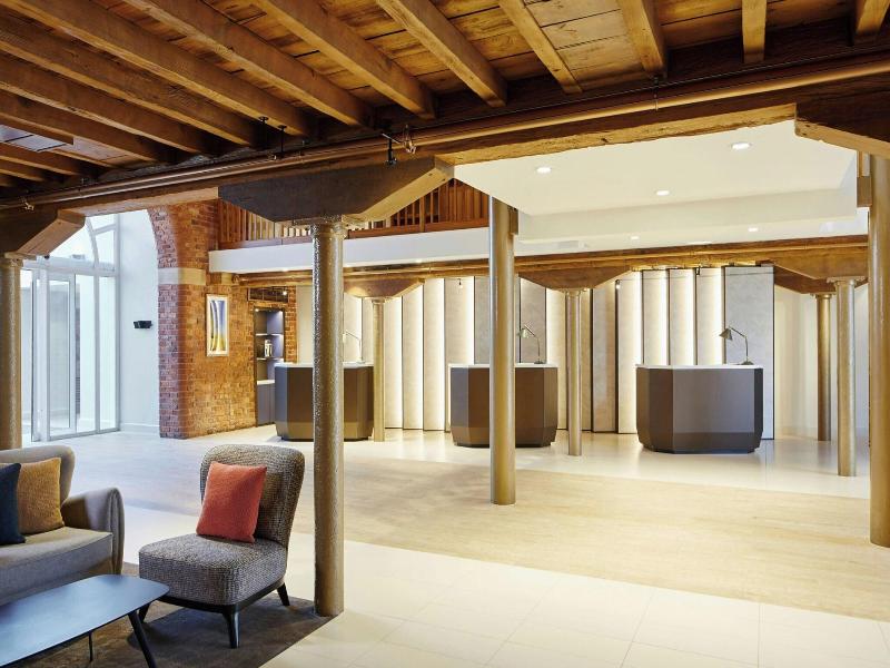 Marriott Victoria And Albert image