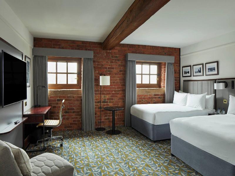 Marriott Victoria And Albert image