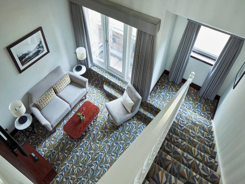 Marriott Victoria And Albert image