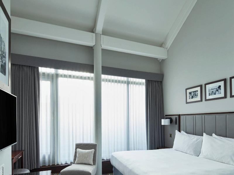 Marriott Victoria And Albert image