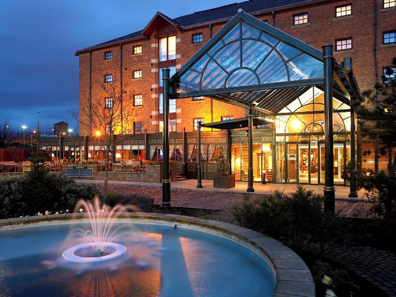 Marriott Victoria And Albert image