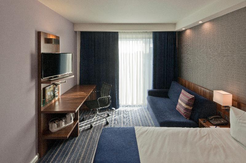 Holiday Inn Express Manchester Oxford Road photo 10