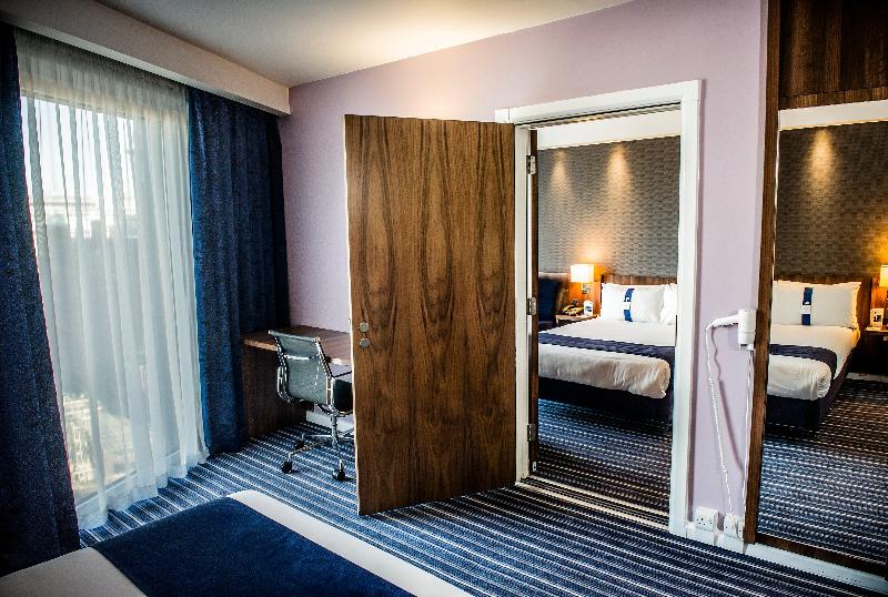 Holiday Inn Express Manchester Oxford Road photo 13