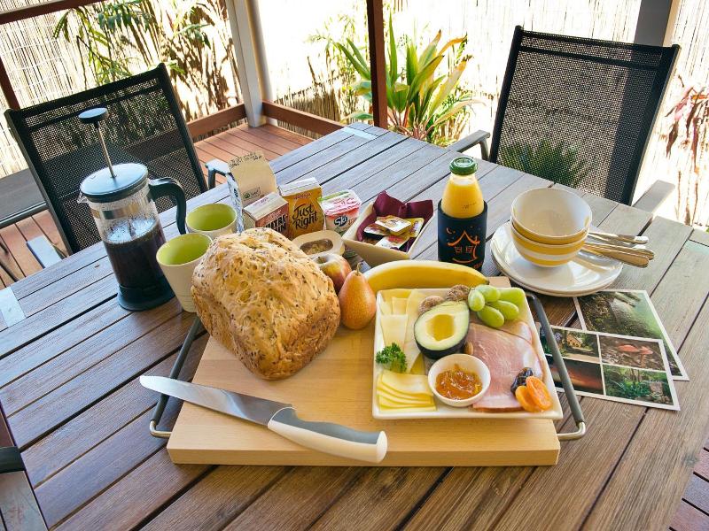 Witches Falls Cottages On Tamborine image