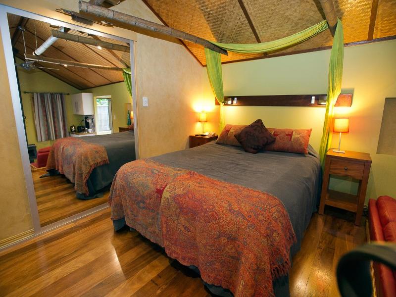 Witches Falls Cottages On Tamborine image