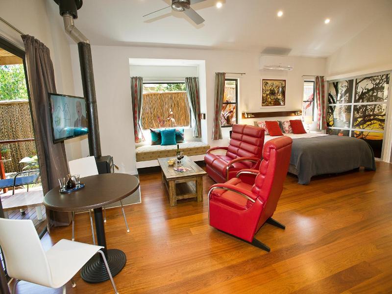 Witches Falls Cottages On Tamborine image