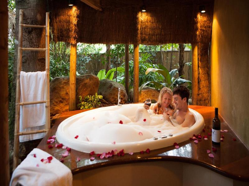 Witches Falls Cottages On Tamborine image