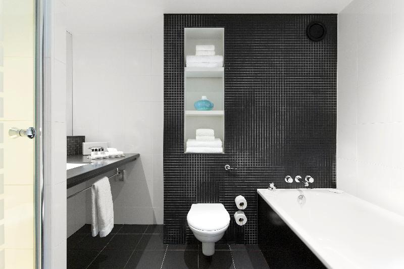 Crowne Plaza London Docklands image