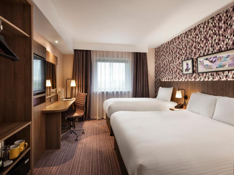 Leonardo Hotel London Heathrow image