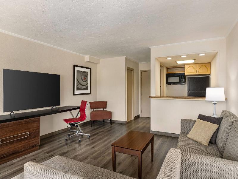 Ramada by Wyndham Sarasota Waterfront image