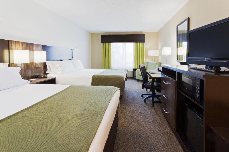 Holiday Inn Express & Suites Tampa-I-75 photo 12