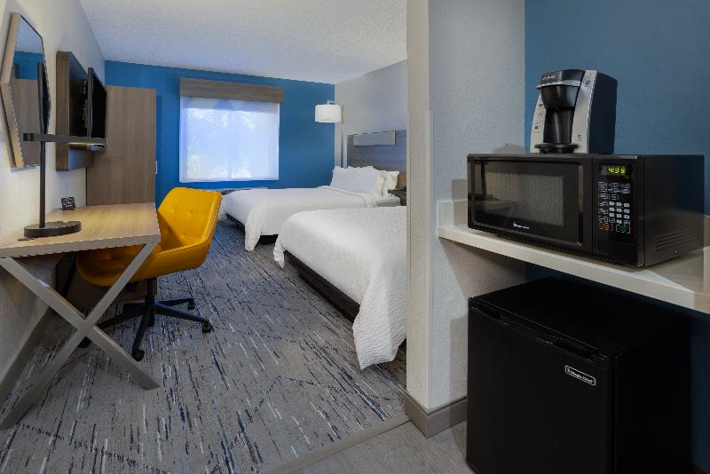 Holiday Inn Express & Suites Tampa