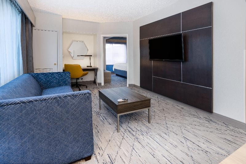 Holiday Inn Express & Suites Tampa