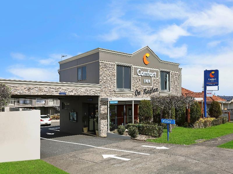 Comfort Inn On Raglan image