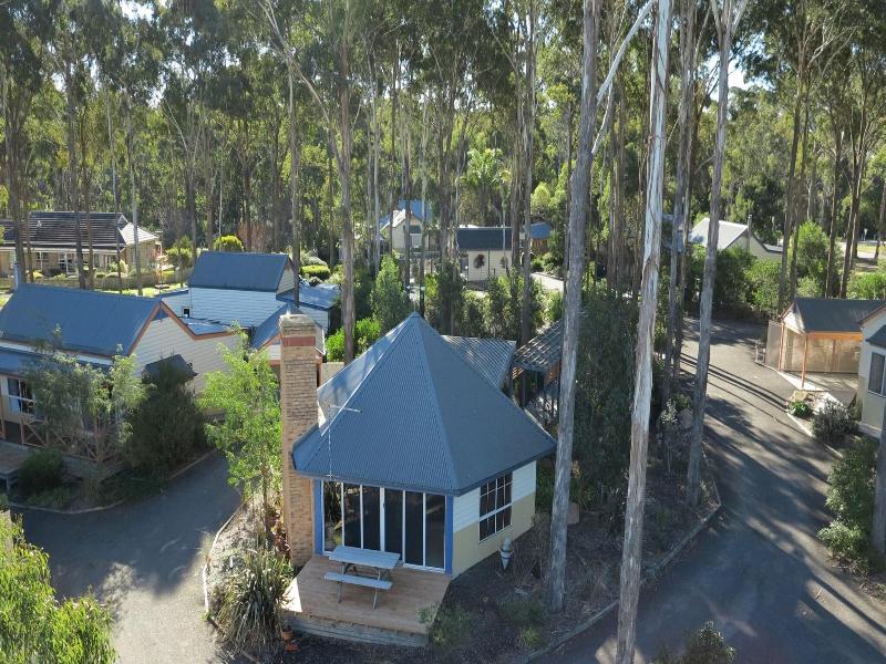 Lakes Entrance Waverley House Cottages
