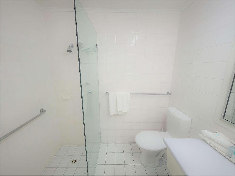 SureStay by Best Western The Clarence on Melville image