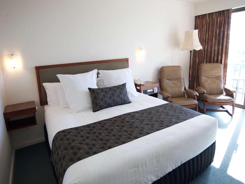 SureStay by Best Western The Clarence on Melville image