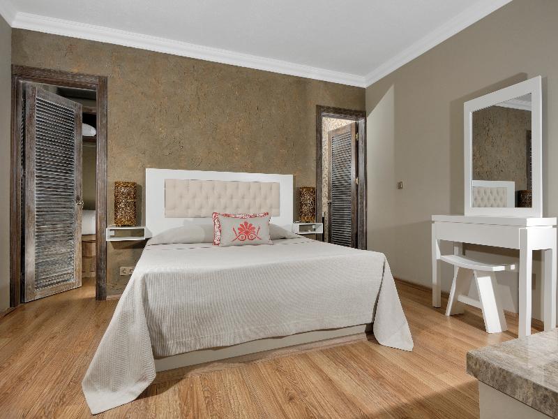 Sarpedor Boutique Hotel image