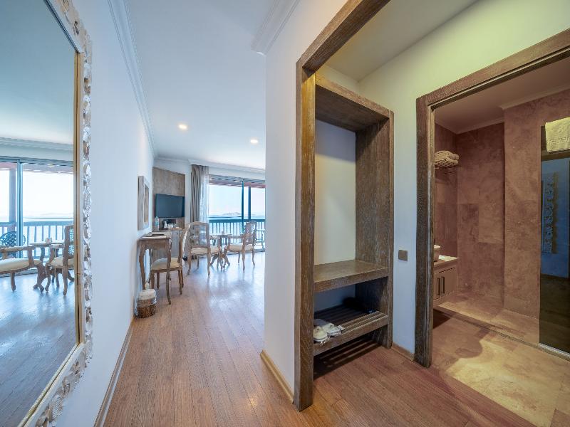 Sarpedor Boutique Hotel image
