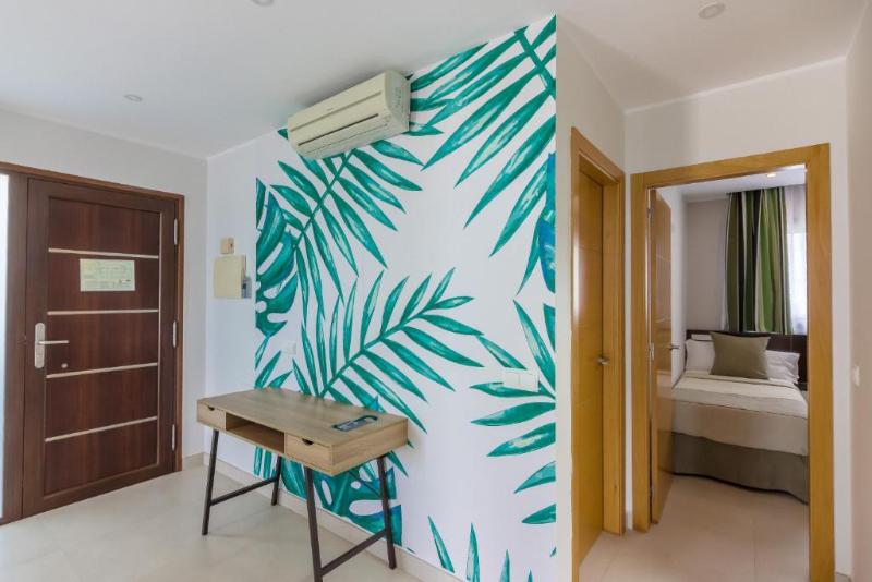 Klayman Diamond Aparthotel image