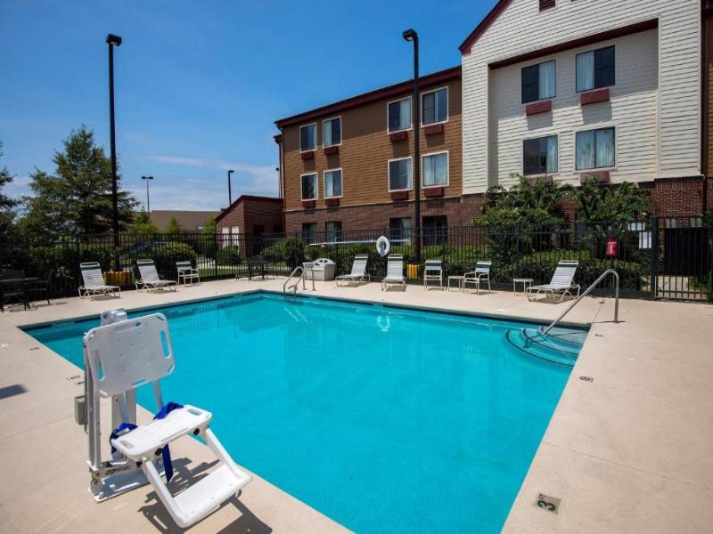 Red Roof Inn & Suites Savannah Airport image