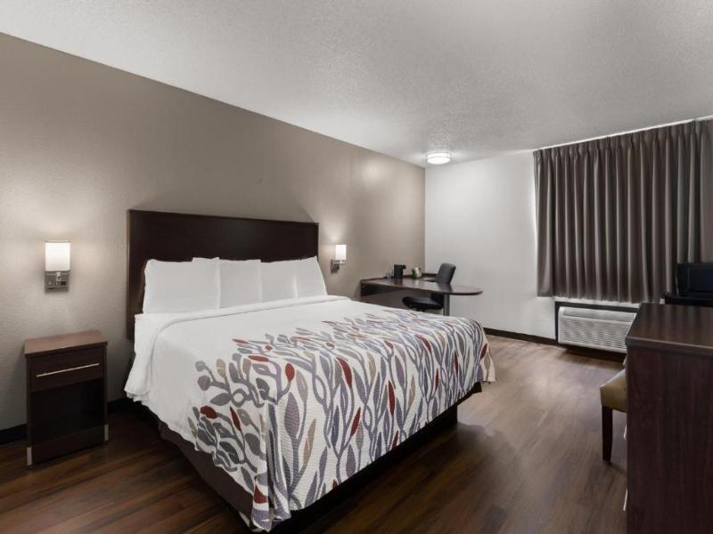 Red Roof Inn & Suites Savannah Airport image