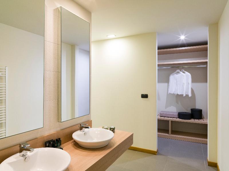 Esperia Palace Hotel & Resort Spa image