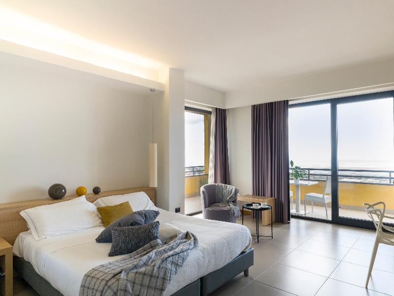 Esperia Palace Hotel & Resort Spa image