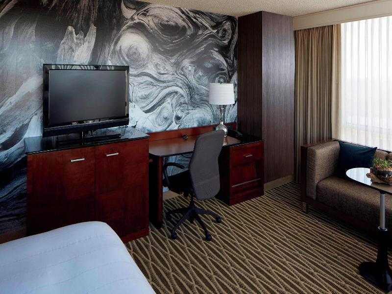 DOUBLE CLUB KING BED