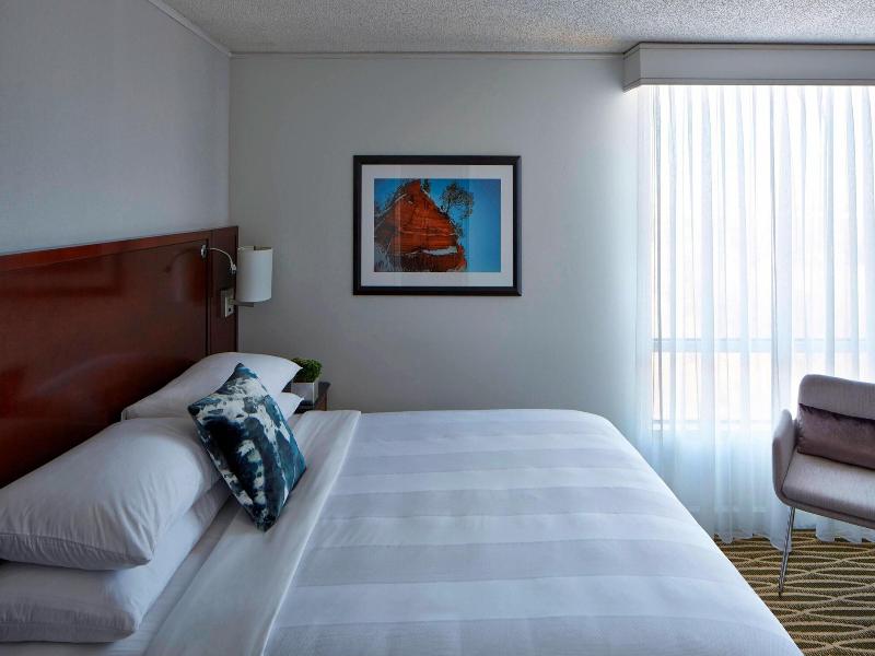 SUITE CLUB KING BED — photo 14