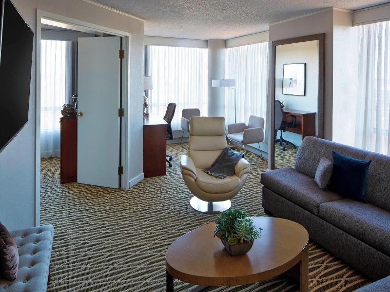 SUITE CLUB KING BED — photo 7