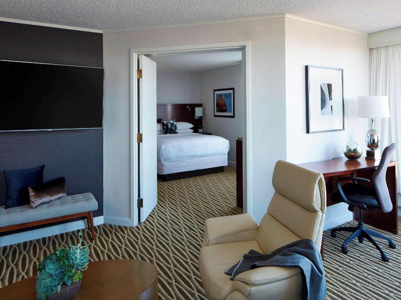 SUITE CLUB KING BED — photo 8