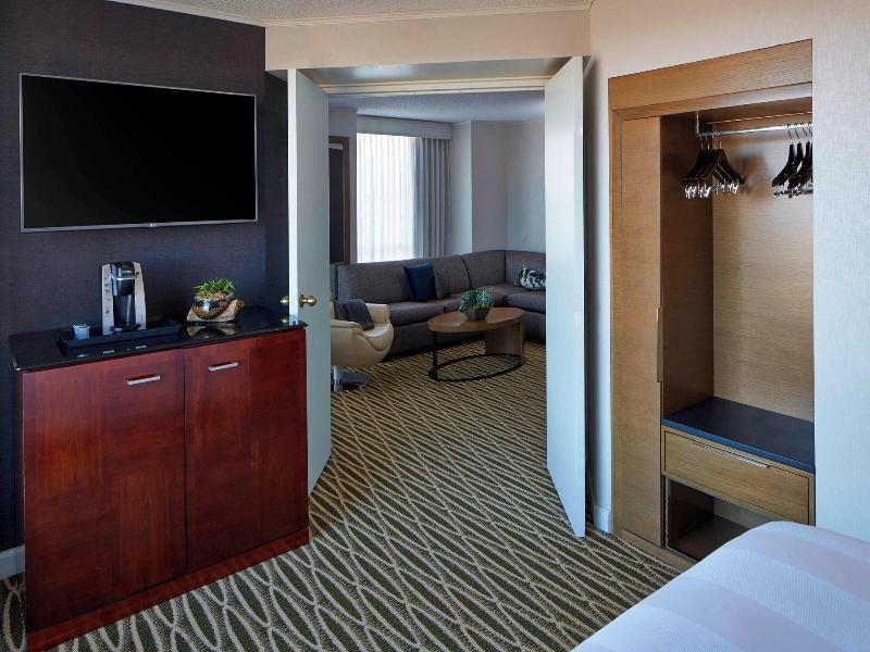 SUITE CLUB KING BED