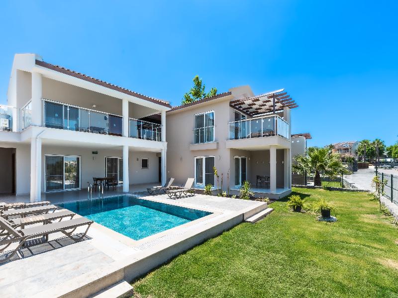 Unique Residence Hotel Golf &Spa Kusadasi image